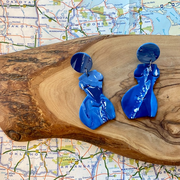 Handmade Clay Earrings | Forms of a Woman Silhouette | Blue and White Blend - Picture 4 of 11